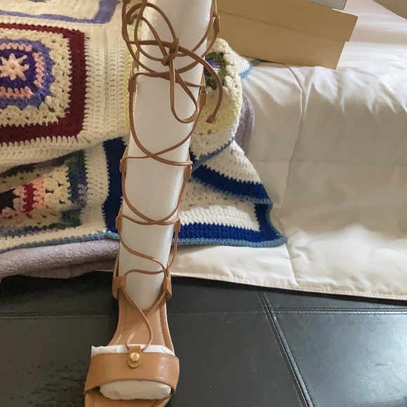 Michael kors Sandles size 7.5 - Picture 3 of 4